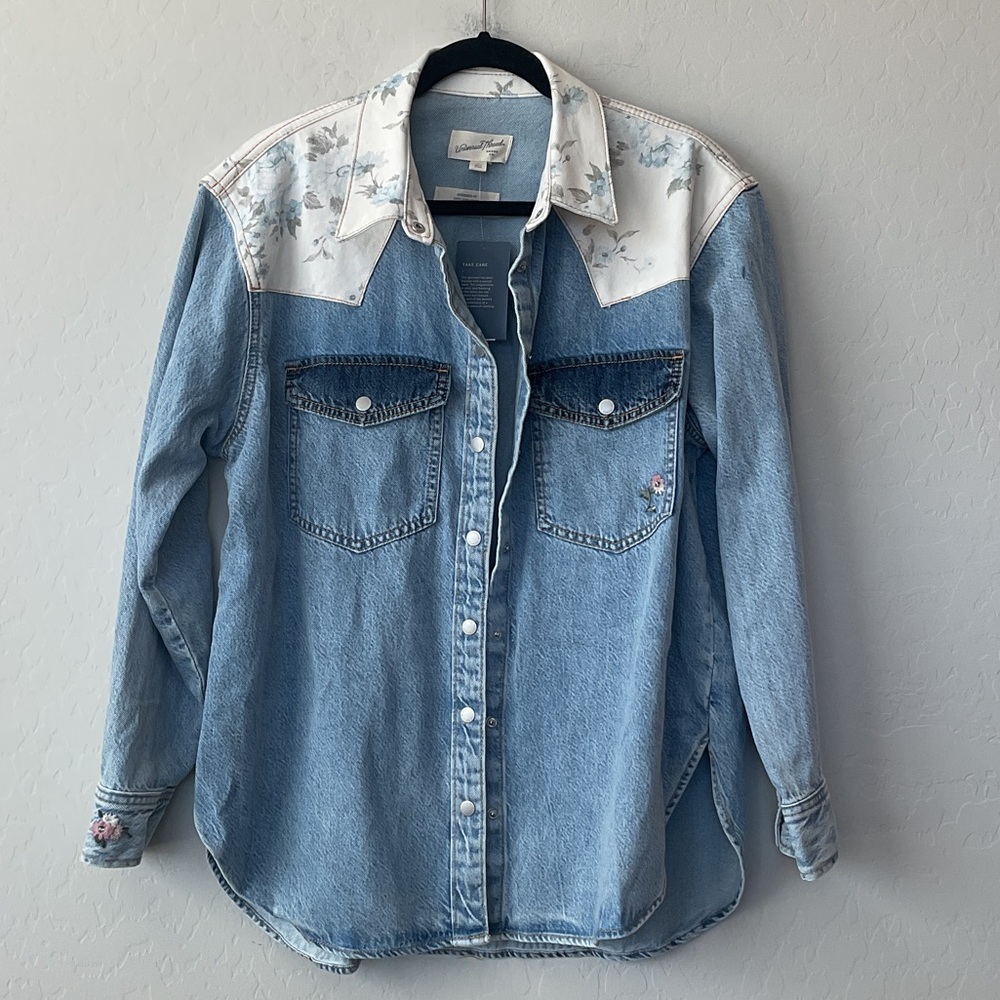 Universal Thread Top NWT - image 1